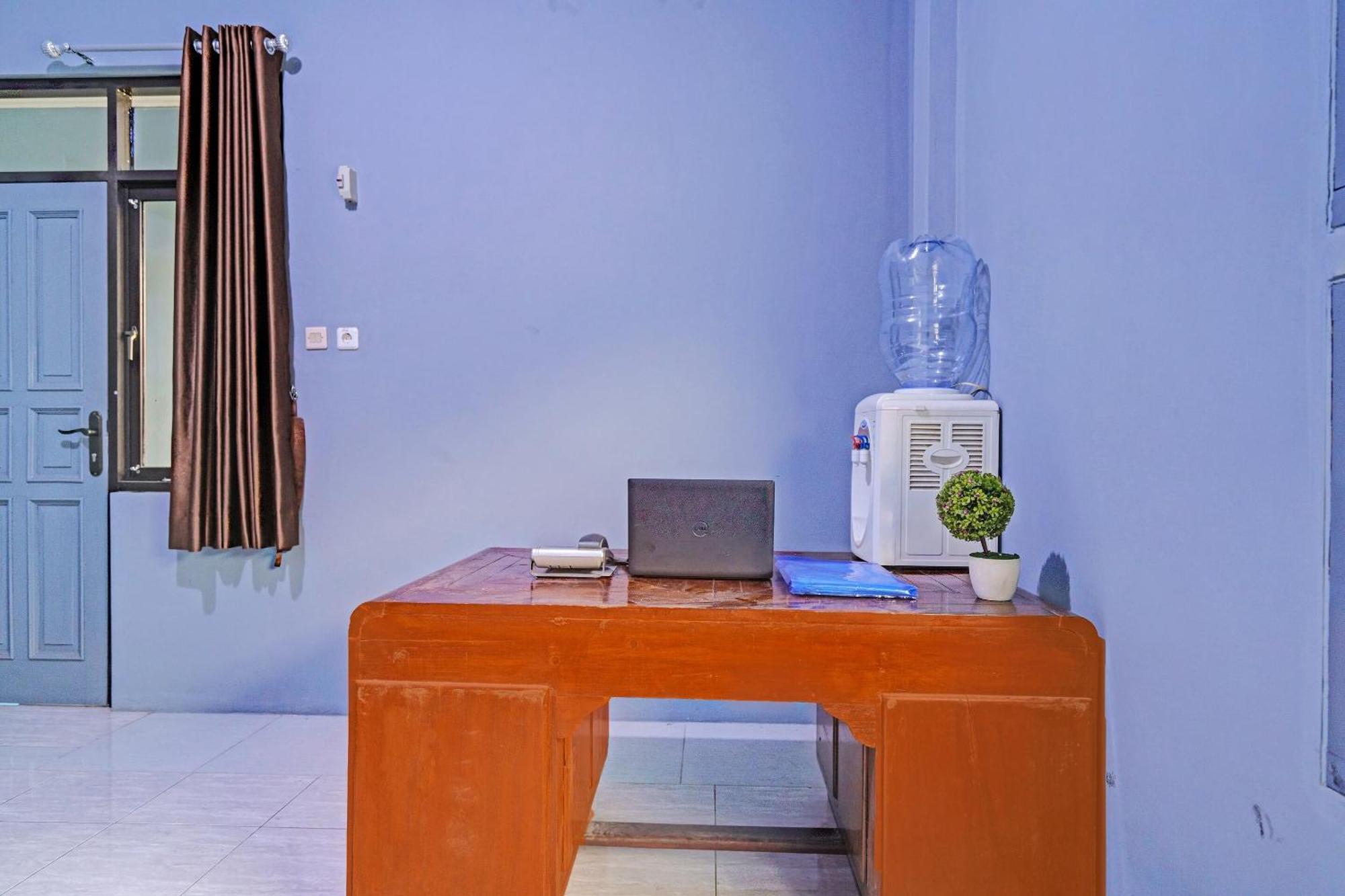 Oyo Life 91592 Aaliya Guest House Syariah Lebakwangi Extérieur photo