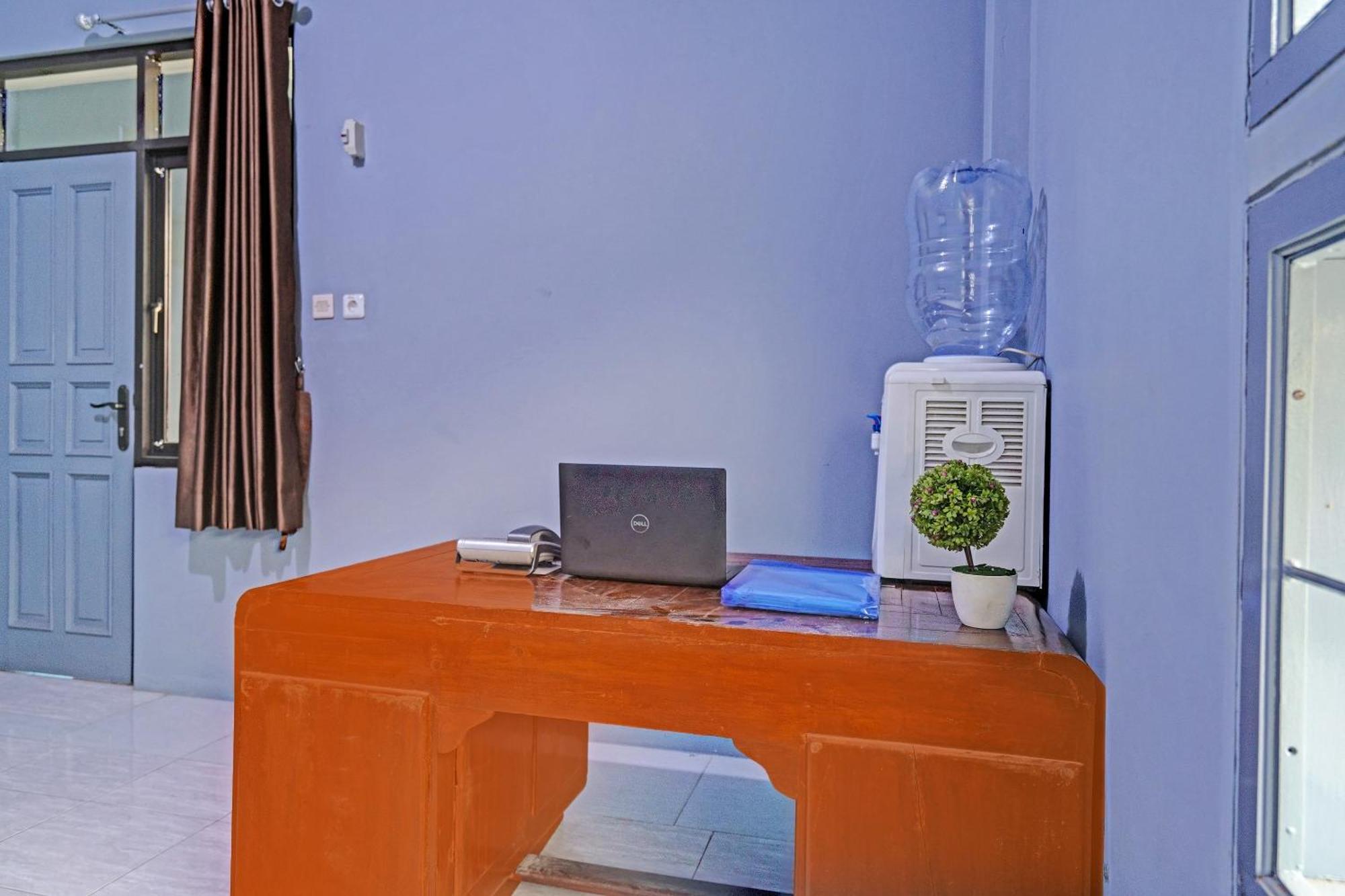 Oyo Life 91592 Aaliya Guest House Syariah Lebakwangi Extérieur photo