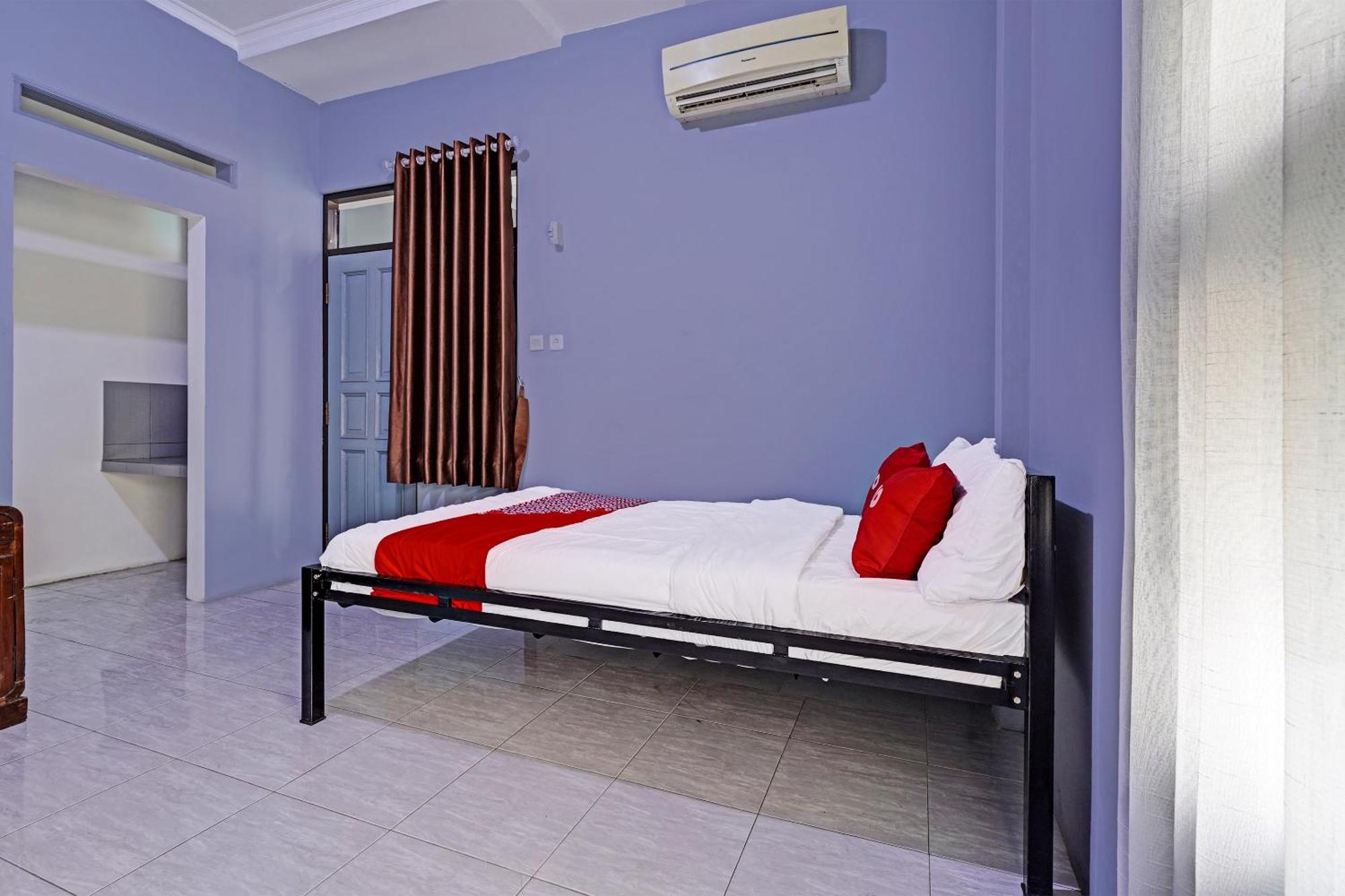Oyo Life 91592 Aaliya Guest House Syariah Lebakwangi Extérieur photo