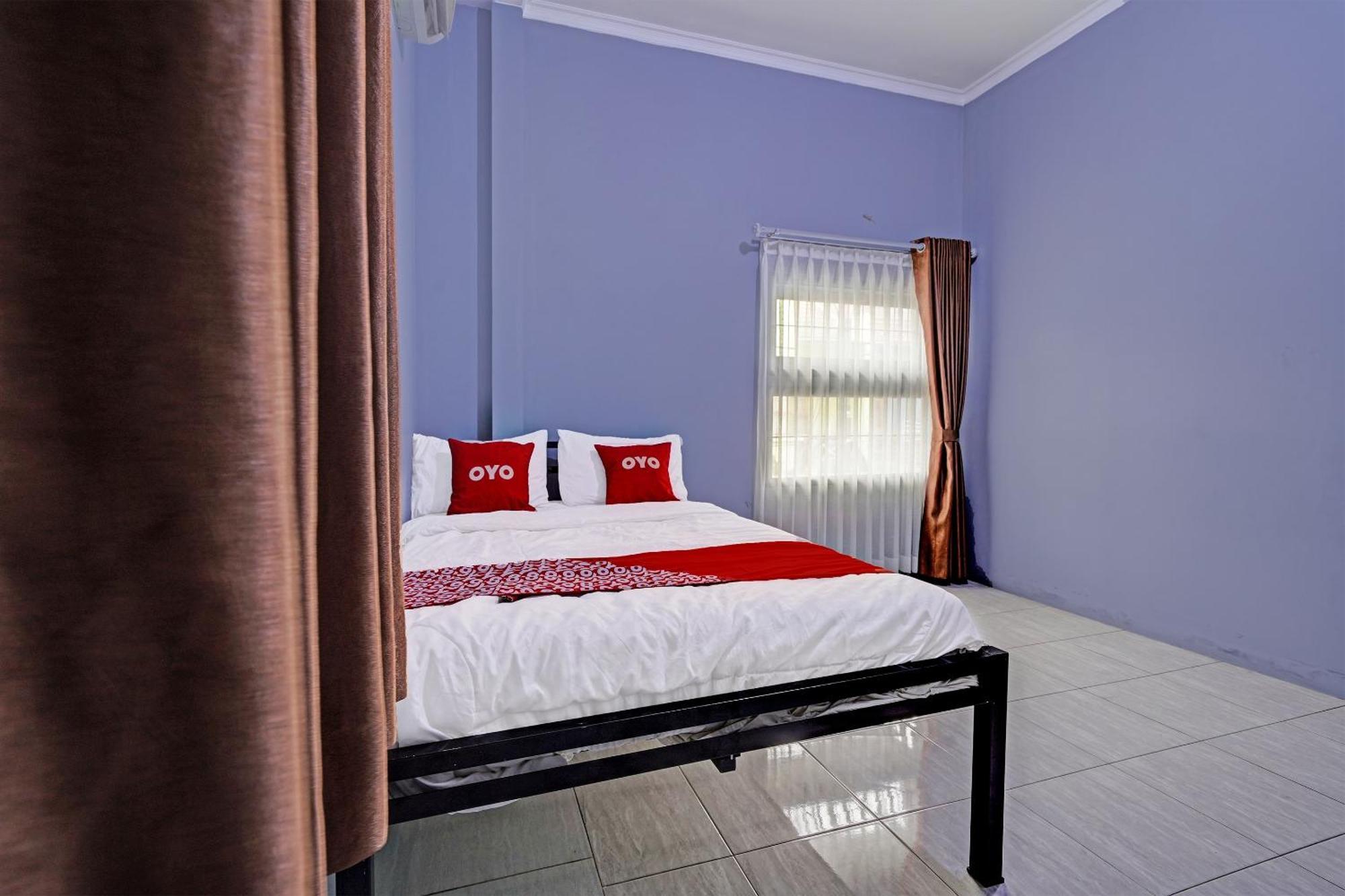 Oyo Life 91592 Aaliya Guest House Syariah Lebakwangi Extérieur photo