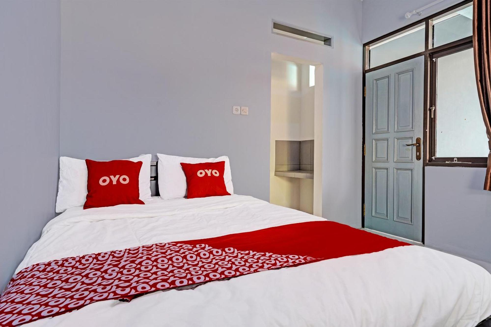 Oyo Life 91592 Aaliya Guest House Syariah Lebakwangi Extérieur photo