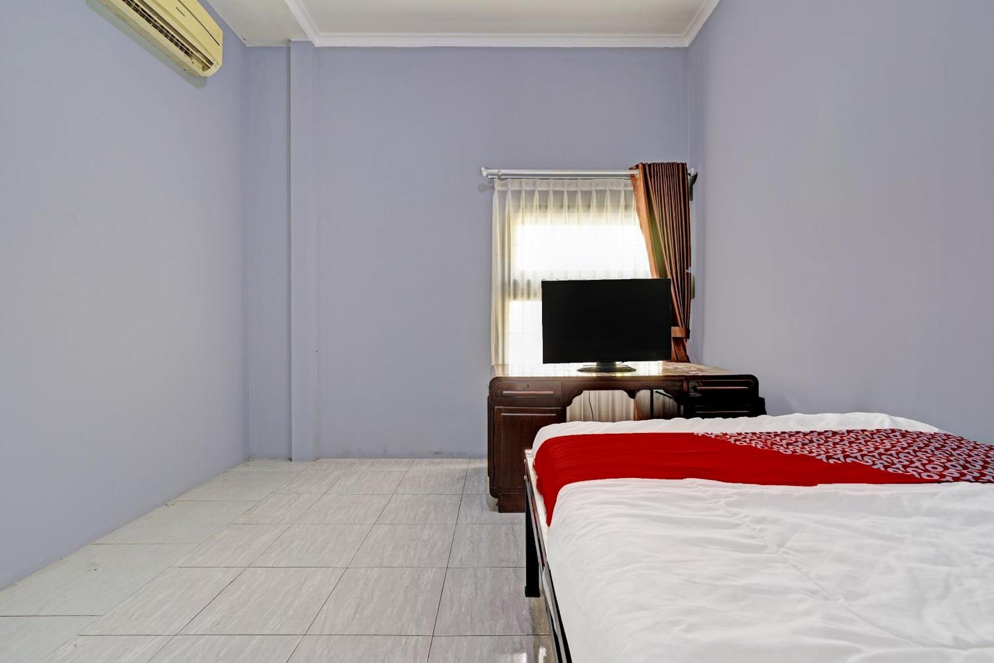 Oyo Life 91592 Aaliya Guest House Syariah Lebakwangi Extérieur photo